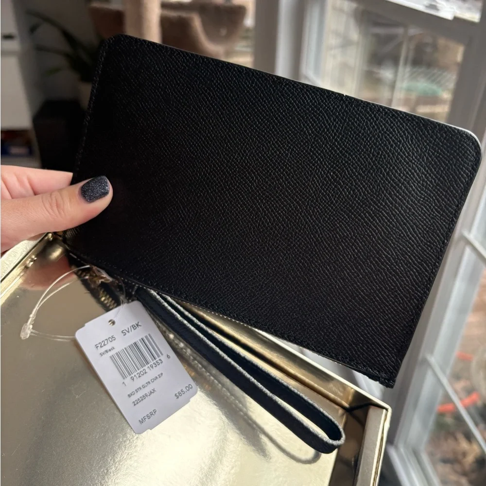 Coach Black With Star Print in black glitter Zip Wristlet NWT - Picture 4 of 4